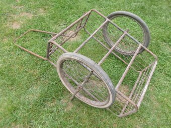 prodám dvoukolák, litinové boky podstavce na šicí stroj, vho - 2