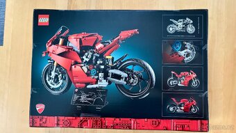 LEGO Technic 42202 Ducati Panigale V4 S NOVÉ nerozbalené - 2