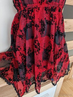 Dámské šaty - 2