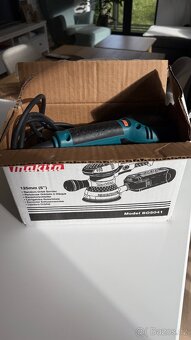 Excentrická bruska Makita BO5041 - 2