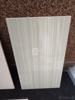 Keramické obklady – bílé, zelené, modré (celkem 22 ks) - 2