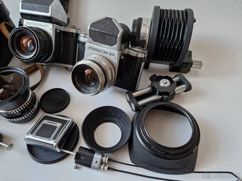 Starý fotoaparát Pentacon Six TL + příslušenství - 2