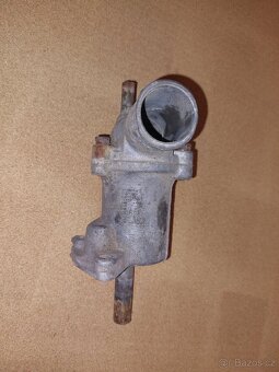 Těleso neboli domek termostatu Škoda 120 - 2