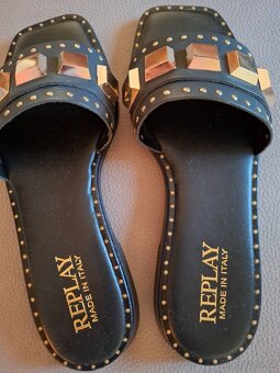 Nazouvaky Replay - 2