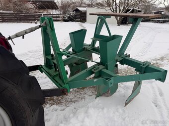 Sazeč na brambory za malotraktor - 2