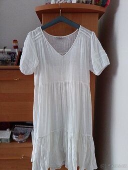 Krásné letní šaty Stradivarius - 2