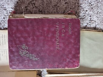 Červená knihovna - 2