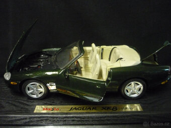 Jaguar XK8 1996 Maisto 1/18 - 2