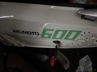 Akumoto 600 elektrický skůtr - 2