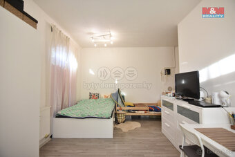 Pronájem bytu 1+kk, 29 m², Šestajovice, ul. Komenského - 2