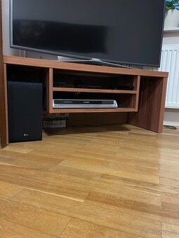 Stolek pod televizi - 2