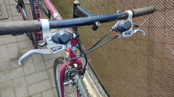 Starší kolo Shimano. - 2