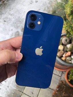 iPhone 12 64Gb v hezkém stavu - 2