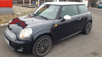 Mini cooper R56 1.6 16v 88kw super stav - 2