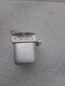 B34 Relé rele Magneton Pal 24V 30A 443.811-445.52 - 2