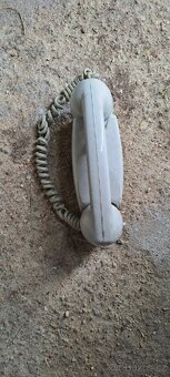 Retro bytovkový telefon - 2