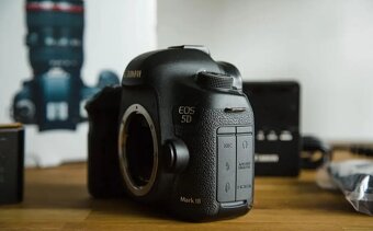 Canon 5D Mk III - 2