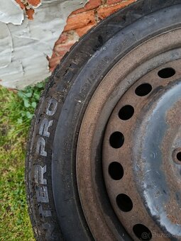 Zimní pneumatiky 195/60 R16 s disky - 2