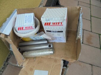 Bobcat E08 díly - 2