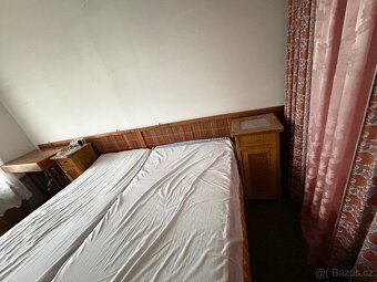 2 nocni stolky k toaletnímu stolku se zrcadlem - 2