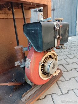 Cirkulárka na benzinový pohon - 2