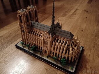 LEGO Notre-Dame v Paříži - 2