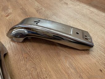 Originál L + P chromovaný roh předního nárazníku BMW e30 - 2