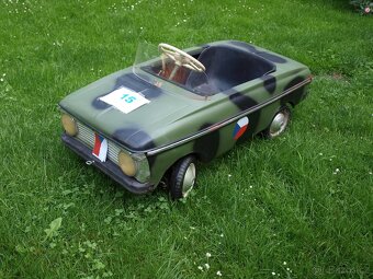 Šlapací autíčko Moskvič - 2