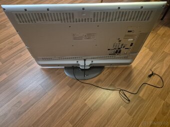 Panasonic TX-L42D25E – 42" LCD televizor - 2