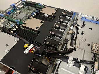 Dell R420 - 2x2430L; 64GB RAM; 4x4TB HDD - plne funkcni - 2