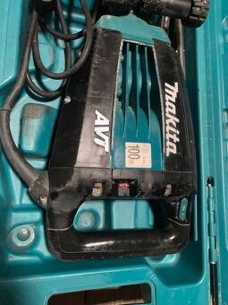 Prodám použité funkční bourací kladivo Makita HM1214C s AVT - 2