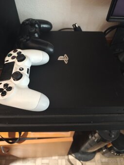 PS4 pro (2tb HDD) - 2