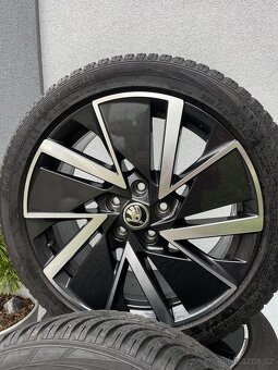 Škoda Vega R18 Octavia 225/45/18 - 2