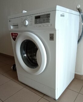 LG Automatická pračka na 7 kg s 13 programy F70B8QD - 2