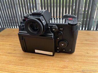 Panasonic Lumix S1H – fullframe video bezzrcadlovka – TOP st - 2