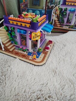 Lego friends Kuchyně komunity Heartlake - 2