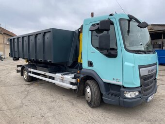 Nákladní automobil DAF LF 180 s hákem na ABROLL kontejner. - 2