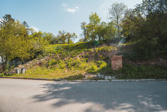 Prodej stavebního pozemku 1555 m² - 2