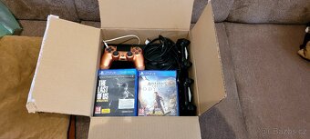 PS4 Classic + 3 ovladače (jeden funglovka) + 6 her - 2