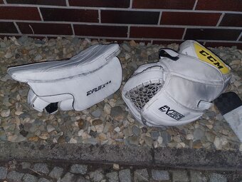 Brankarsky set CCM Betony 33+2 a rukavice s hokejkou - 2