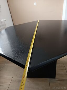 Jídelní kuchyňský stůl - 2