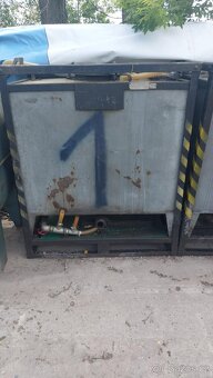 Plechové nádrže na naftu 2140l s čerpadlem - 2