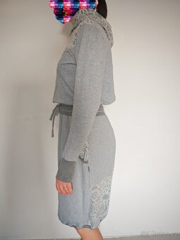 Světle šedé teplákové šaty The Tailors, v. M - 2