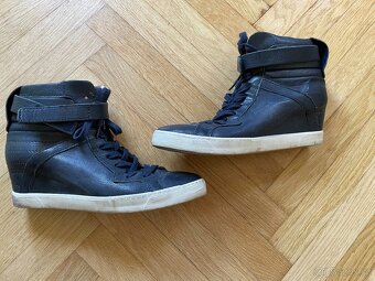 Kožené kotníkové tenisky sneakers na klínku MJUS vel. 41 - 2