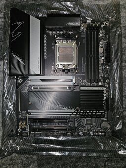 Prodám základní desku Gigabyte B650 AORUS ELITE AX V2 - 2