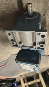 Elektromotor Bauer s převodovkou - 2