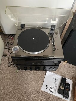 Soustava AKAI + reprobedny ELAC - 2