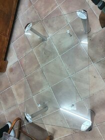 Skleneny konferencni stolek, stul k tv - 2