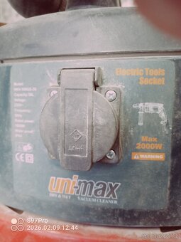 Průmyslový vysavač - lehké poškození - 2