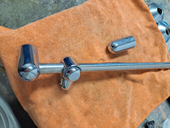 Baterie sprchová s tyčí a sprchou - 2